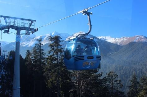 Climbing with a cabin lift | Lucky Bansko