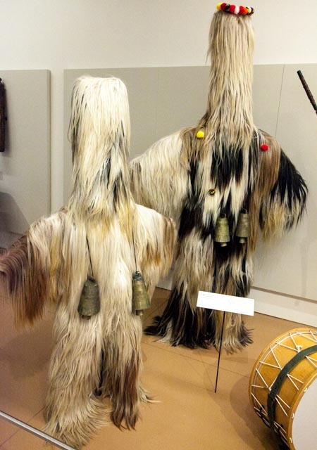 Кукерски костюми