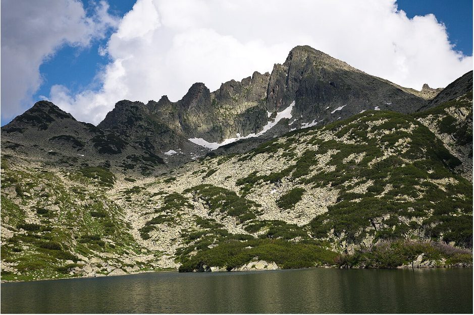 Маршрути за изкачване на връх Джангал от Банско