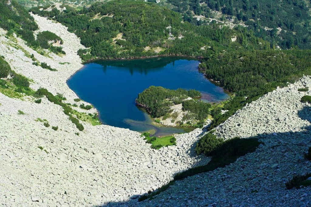 Дъговидно Василашко езеро